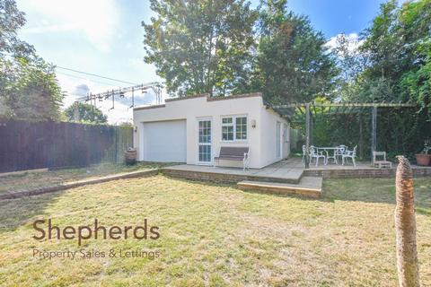 3 bedroom property with land for sale - Admirals Walk, Hoddesdon EN11