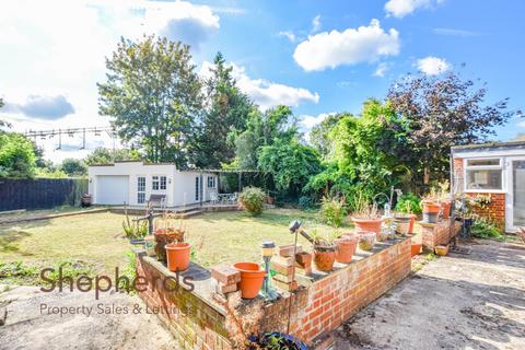 3 bedroom property with land for sale - Admirals Walk, Hoddesdon EN11