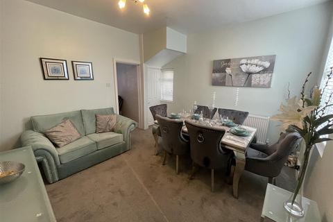 2 bedroom end of terrace house for sale, Dresden Street, Manchester