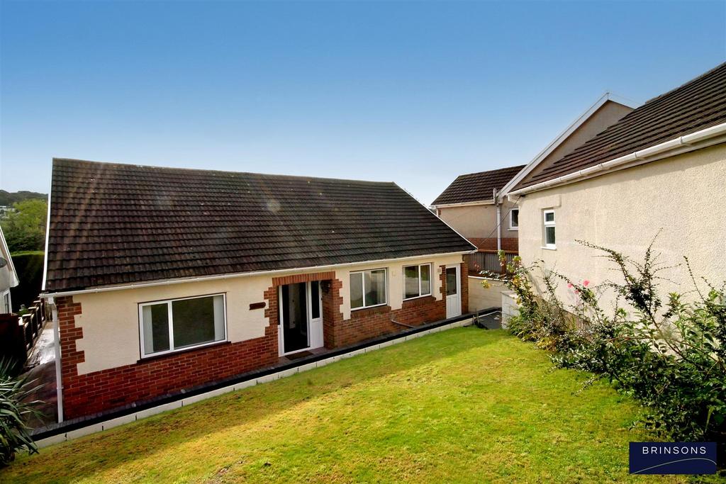 The Avenue, Ystrad Mynach, Hengoed 3 bed detached bungalow for sale £