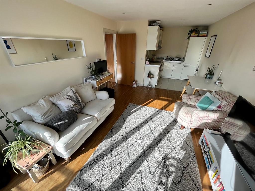 St Island, 2 Kelso Place... 1 bed apartment £995 pcm (£230 pw)