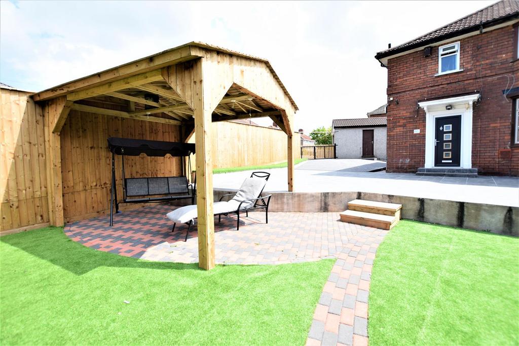 Grove Leaze, Shirehampton, Bristol 3 bed semidetached house for sale