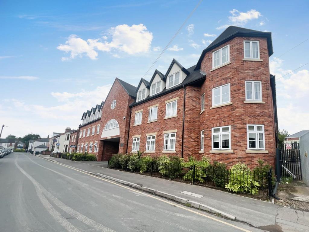 Berkeley Court, Warwick Street, Earlsdon, Coventry 2 bed apartment for