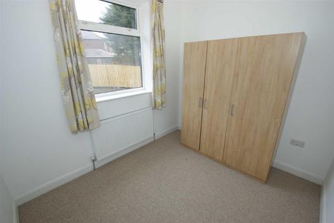 2 bedroom semi-detached bungalow to rent, Sunset View, Meanwood, Leeds