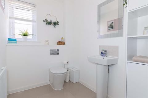 2 bedroom semi-detached house for sale - Geranium Drive, Worthing