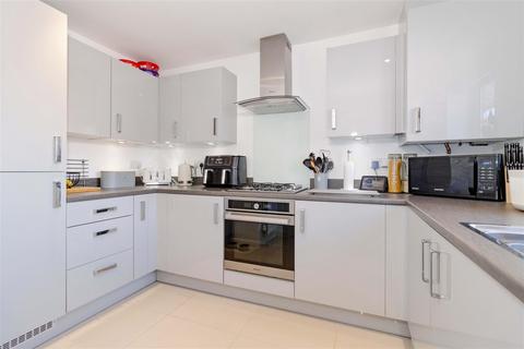 2 Geranium Drive, Worthing, BN13 3WQ