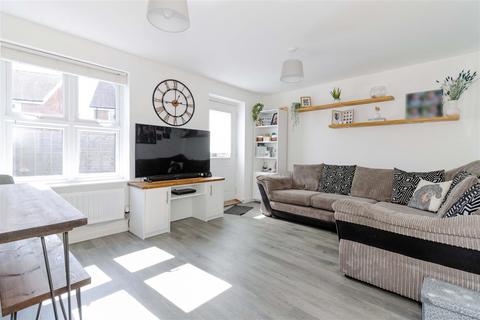 2 Geranium Drive, Worthing, BN13 3WQ