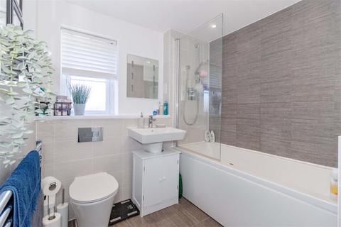 2 Geranium Drive, Worthing, BN13 3WQ