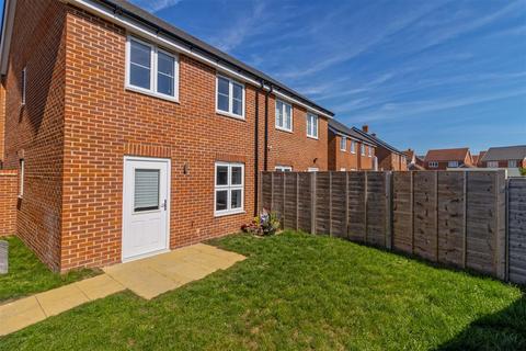 2 Geranium Drive, Worthing, BN13 3WQ