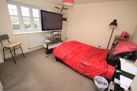 19 Crag View, Bradford, BD10 9HB