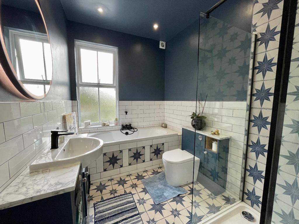 Family bathroom/w.c.