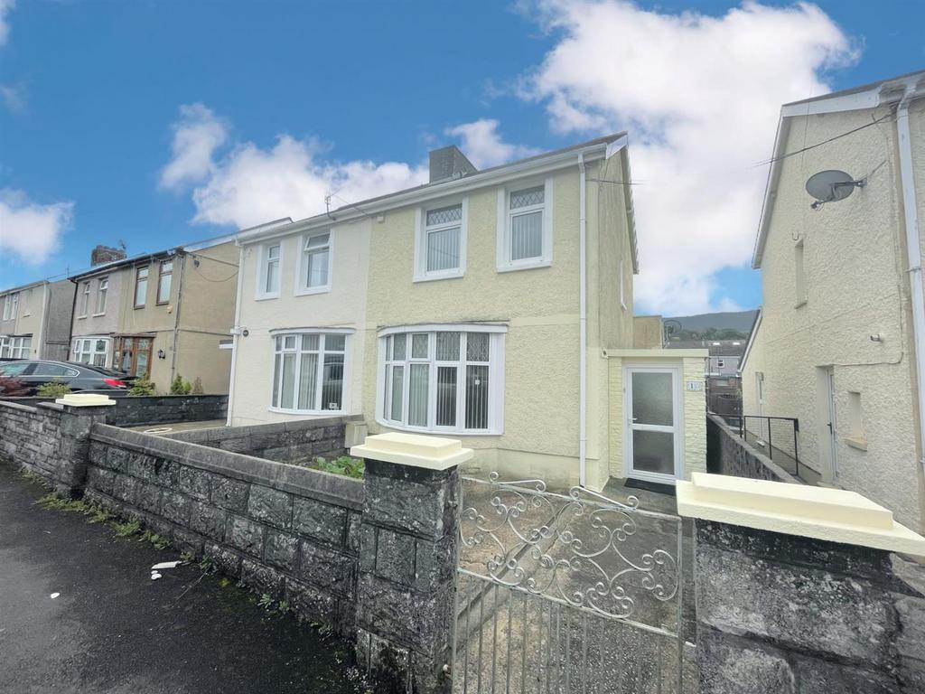 Llewellyn Street, Glynneath, Neath 2 bed semidetached house for sale