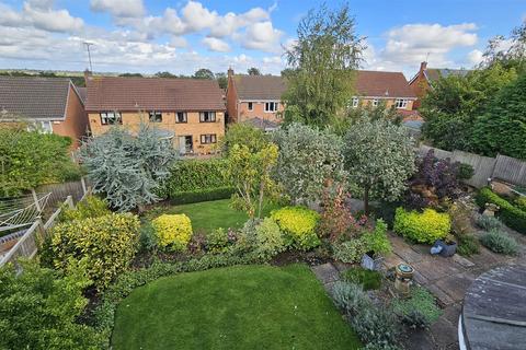 10 The Teasels, Bingham, Nottingham, NG13 8TY