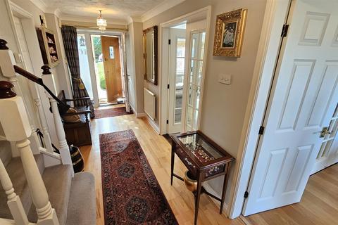 10 The Teasels, Bingham, Nottingham, NG13 8TY