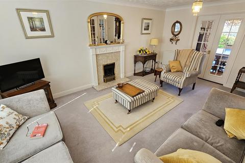 10 The Teasels, Bingham, Nottingham, NG13 8TY