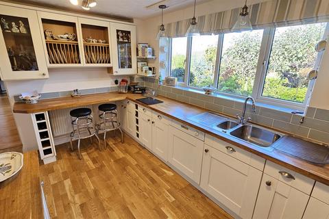 10 The Teasels, Bingham, Nottingham, NG13 8TY