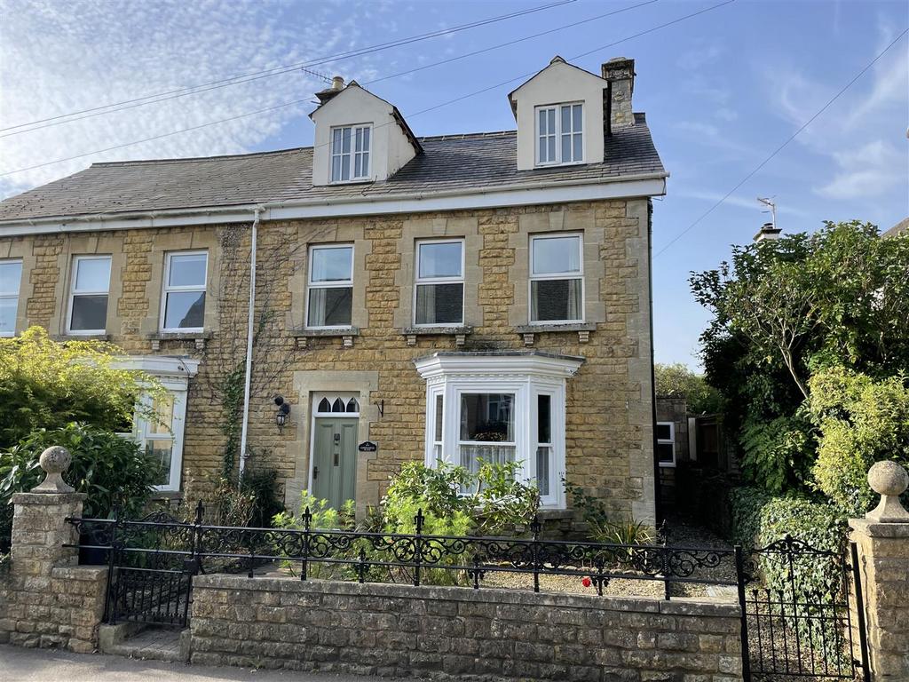 Lansdowne, BourtonontheWater 4 bed semidetached house for sale £