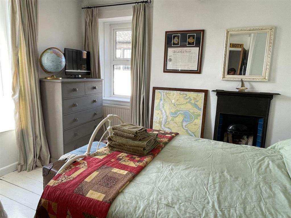 Bedroom 2.JPG
