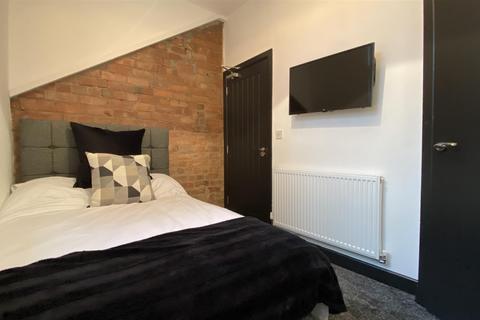 5 bedroom terraced house for sale - Vecqueray Street, Coventry