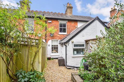 16 Queens Road, Lyndhurst, SO43 7BR