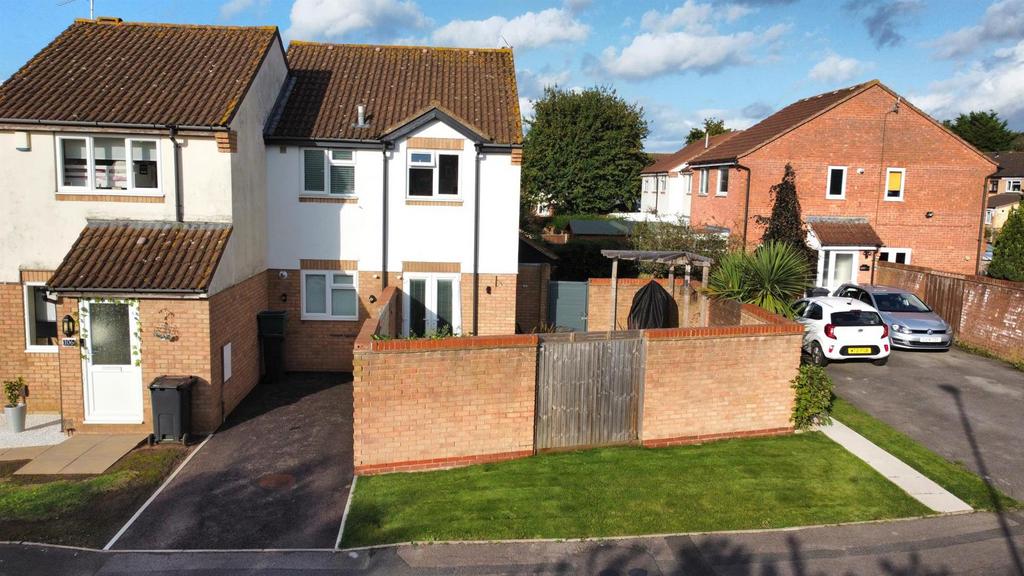 Lower Meadow, Quedgeley, Gloucester 1 bed terraced house for sale £