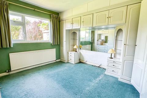 4 bedroom detached bungalow for sale - Milbourne, Malmesbury