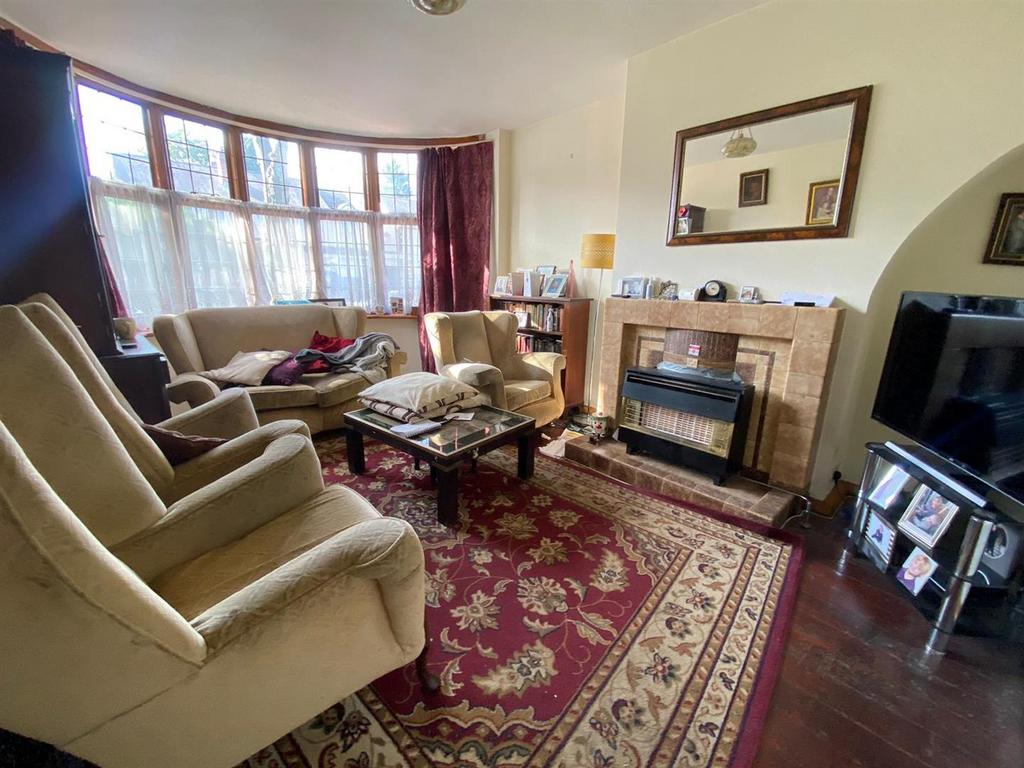 Moat Road, Oldbury 3 bed semidetached house for sale £270,000