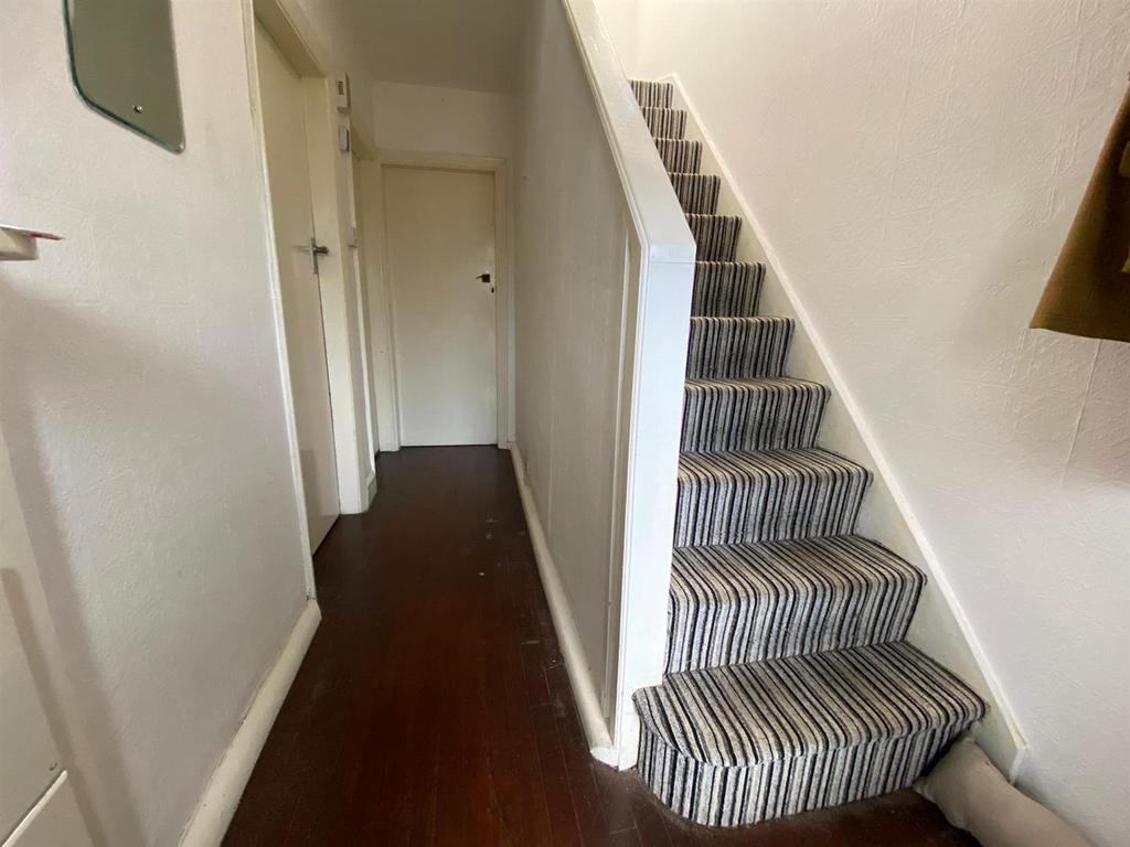 Moat Road, Oldbury 3 bed semidetached house for sale £270,000