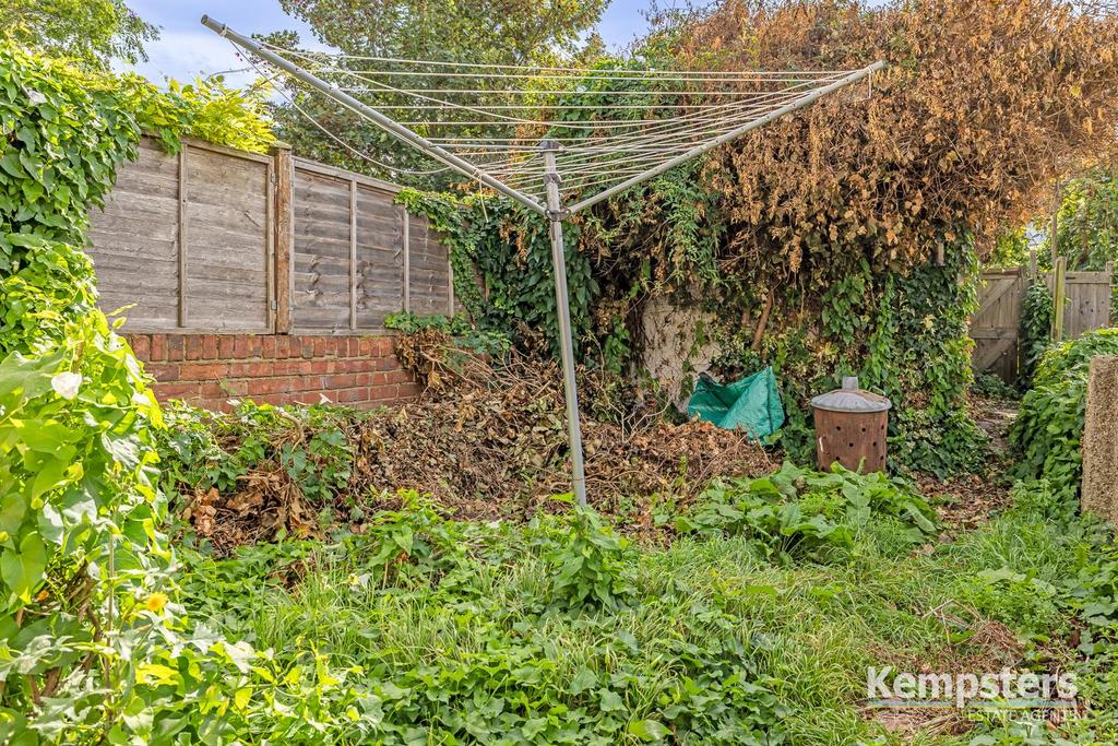 Rear Garden 1.jpg