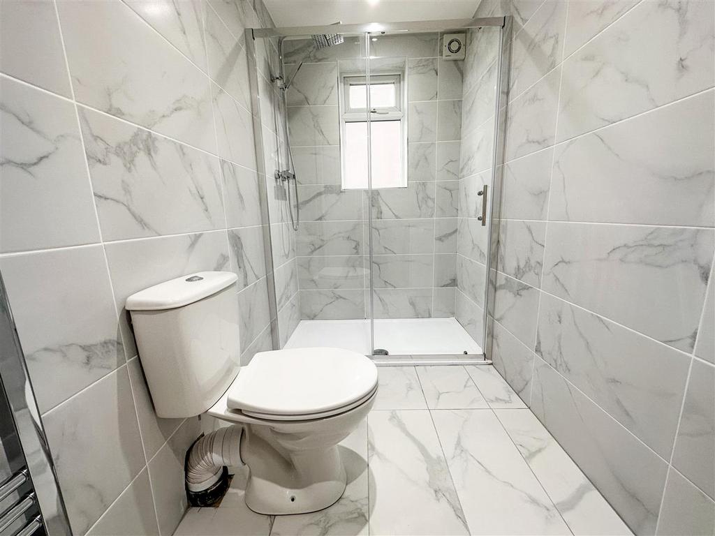Family shower room