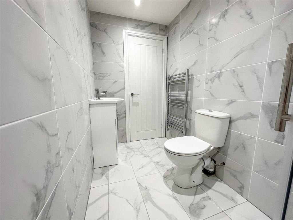 Family shower room