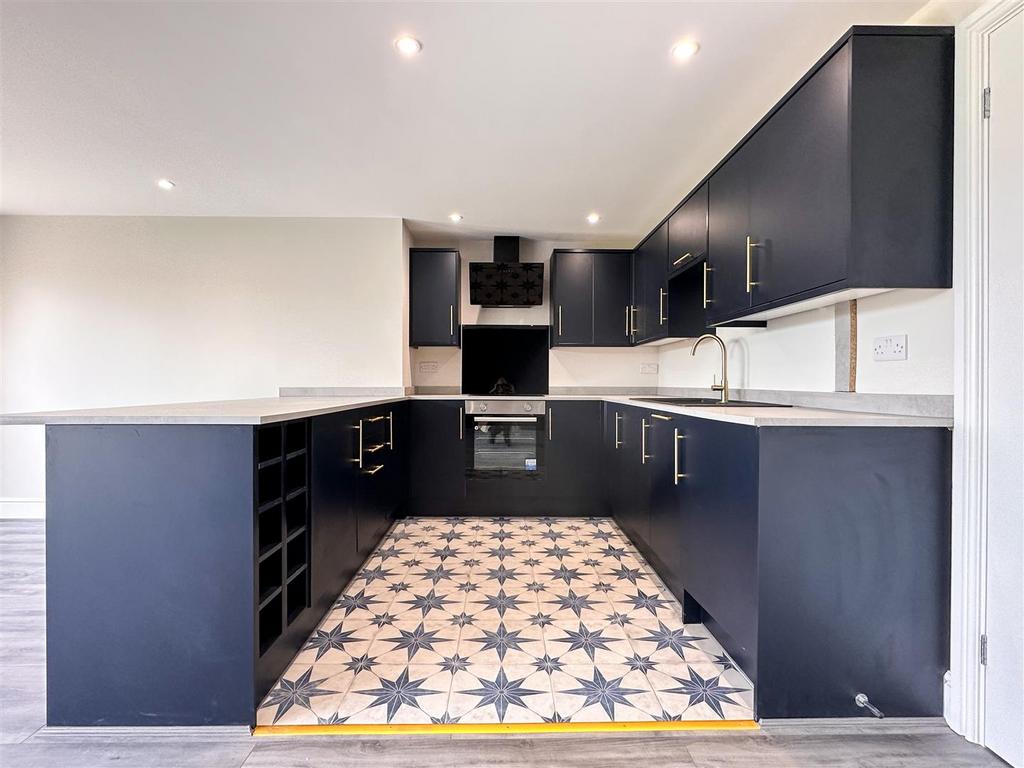 BREAKFAST KITCHEN, DINING ROOM &amp; LOUNGE