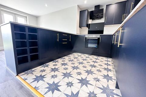 32 Maple Grove, Stocksbridge, Sheffield, S36 1ED