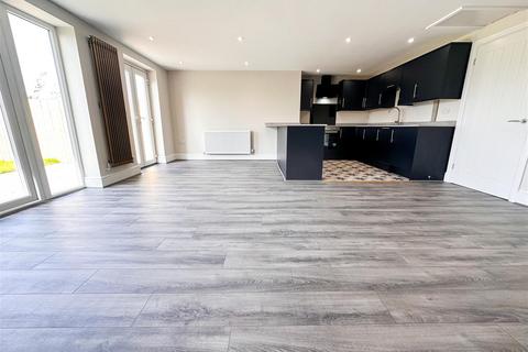 32 Maple Grove, Stocksbridge, Sheffield, S36 1ED