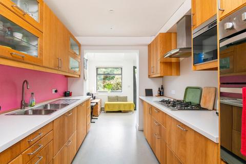 19 Frobisher Road, Bristol, BS3 2AU