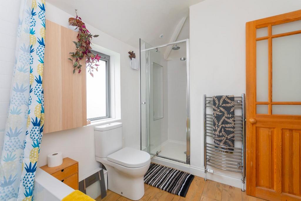 DAORREHSIBORF91 - Bathroom A.jpg