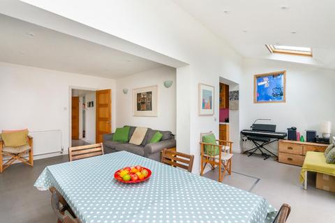 19 Frobisher Road, Bristol, BS3 2AU