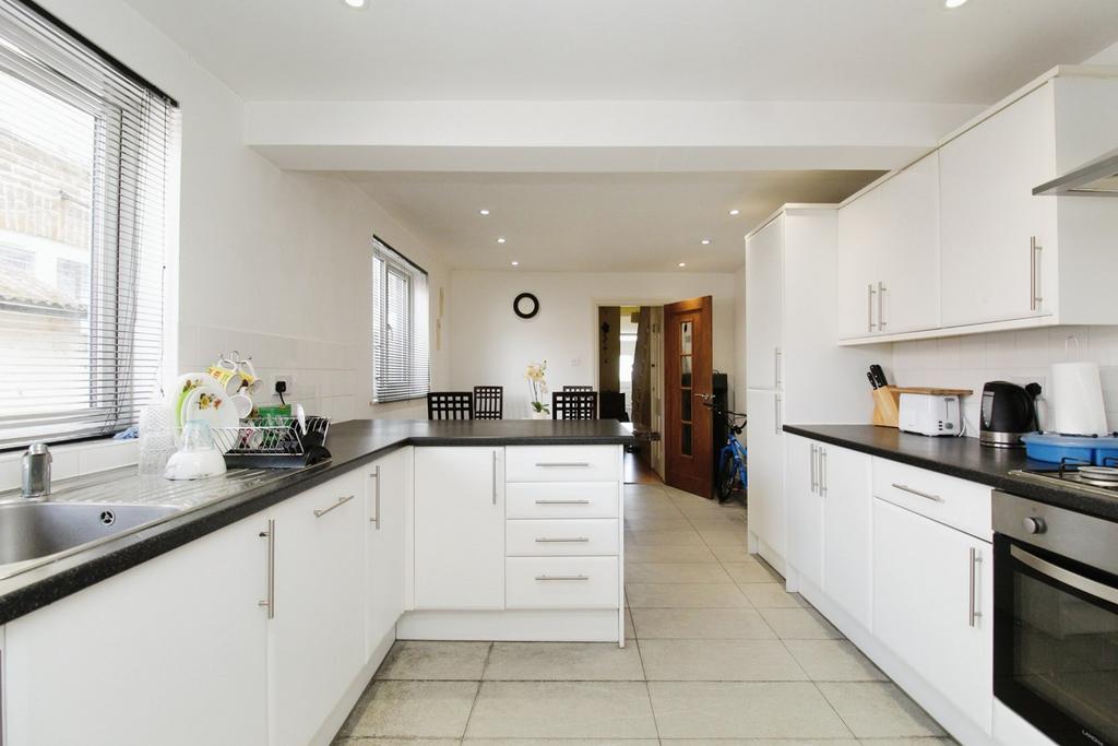 Empress Avenue, ILFORD, IG1 3 bed terraced house for sale £475,000