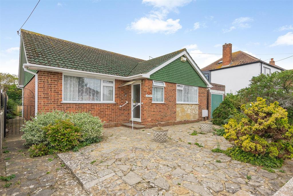 Friars Close, Whitstable 2 bed detached bungalow for sale £495,000