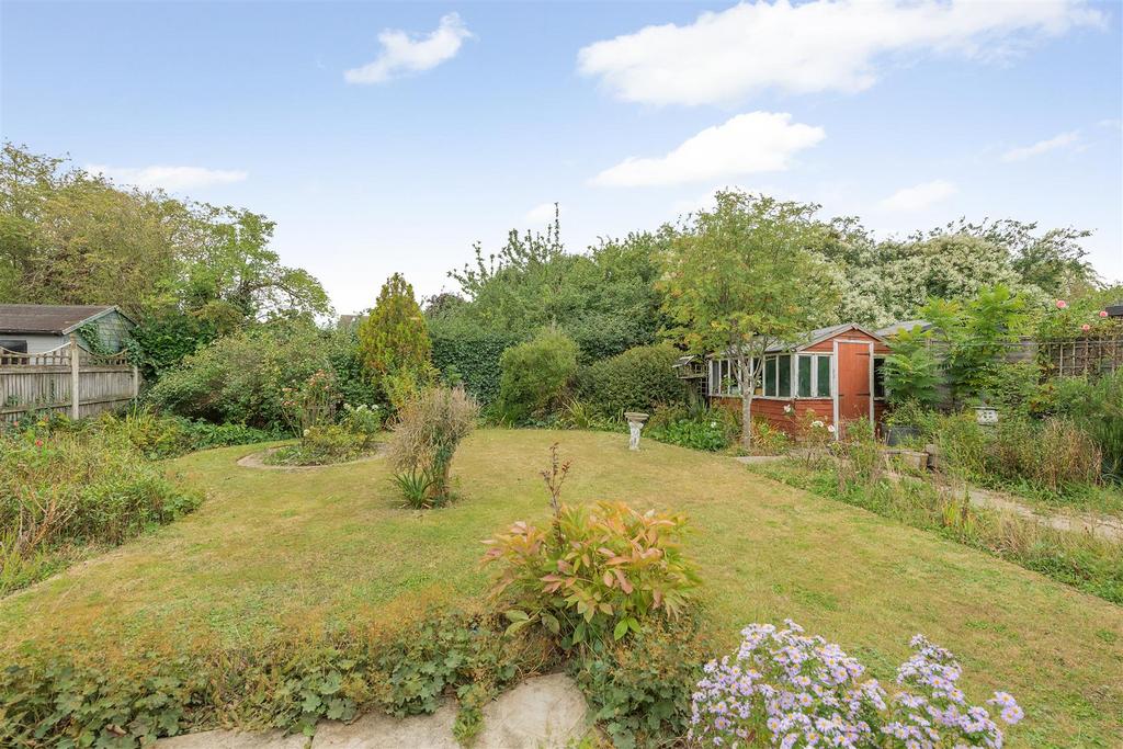 Friars Close, Whitstable 2 bed detached bungalow for sale £495,000