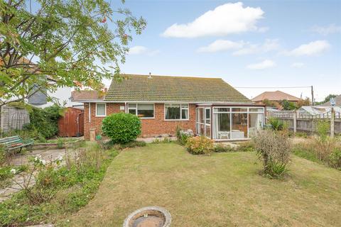 2 bedroom detached bungalow for sale, Friars Close, Whitstable