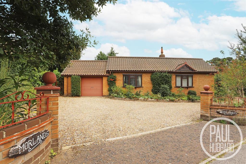 Borrow Road, Oulton Broad, NR32 4 bed detached bungalow for sale £550,000