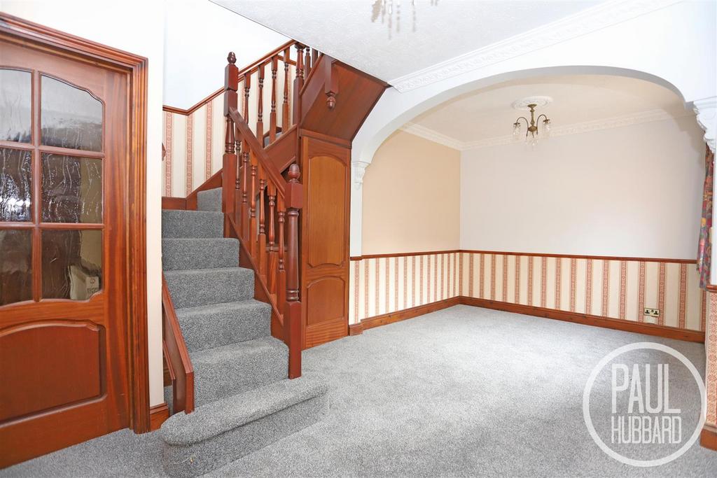 Borrow Road, Oulton Broad, NR32 4 bed detached bungalow for sale £550,000