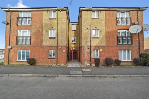 1 bedroom apartment for sale, Sandifer Drive, Cricklewood