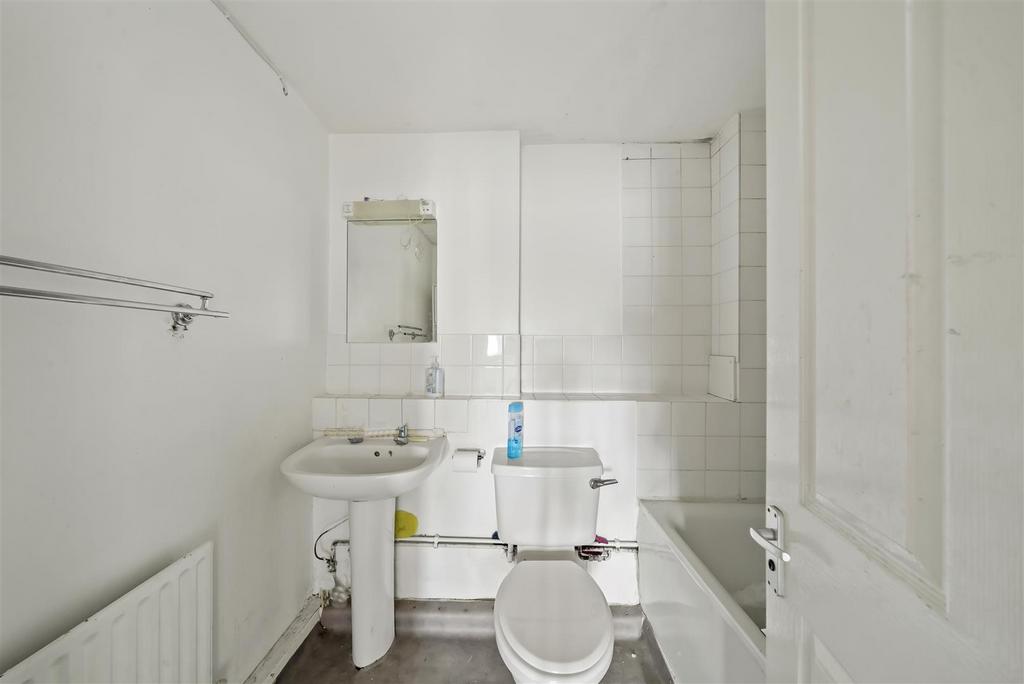 Flat 9, Worley Court, 1 Sandifer Drive,  - t Qnby II
