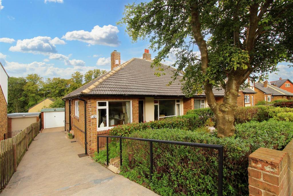 Daisy Royd, Newsome, Huddersfield, HD4 6RA 2 bed semidetached bungalow