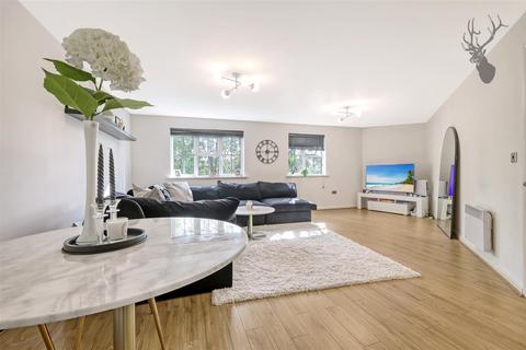 53 Retreat Way, Chigwell, IG7 6EL