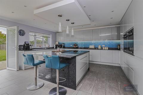 4 Carnaby Road, Broxbourne, EN10 7EG