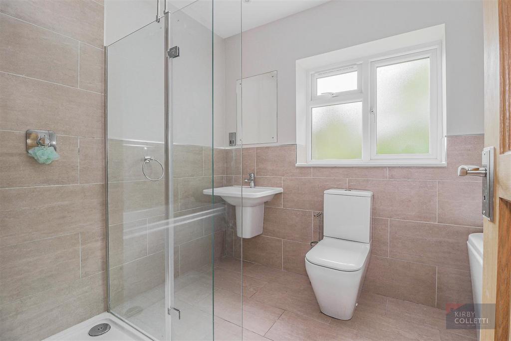 Luxury bath/shower room