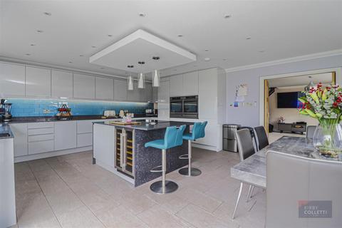 4 Carnaby Road, Broxbourne, EN10 7EG